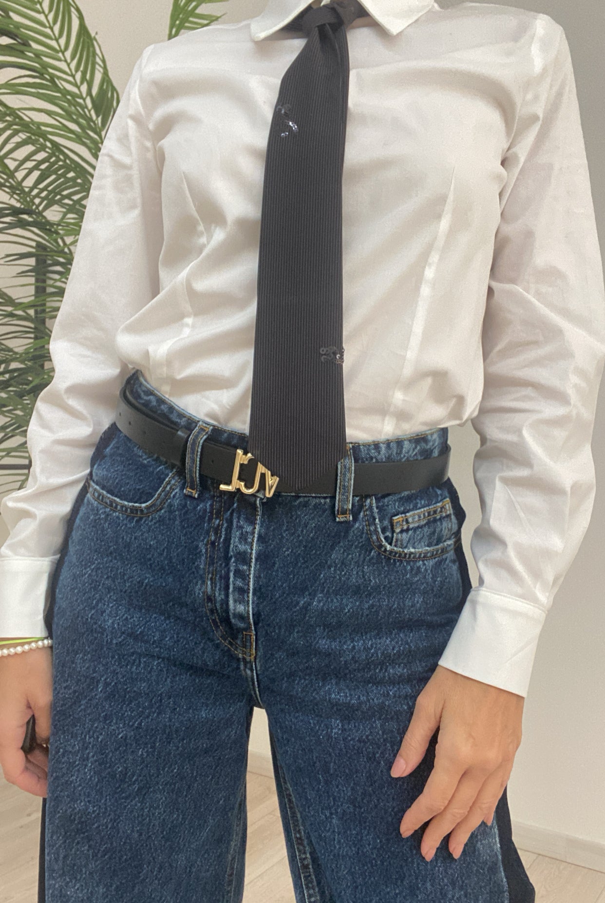 Camicia Con Cravatta Ricamata in Paillettes e Gessato Sottile Susy Mix