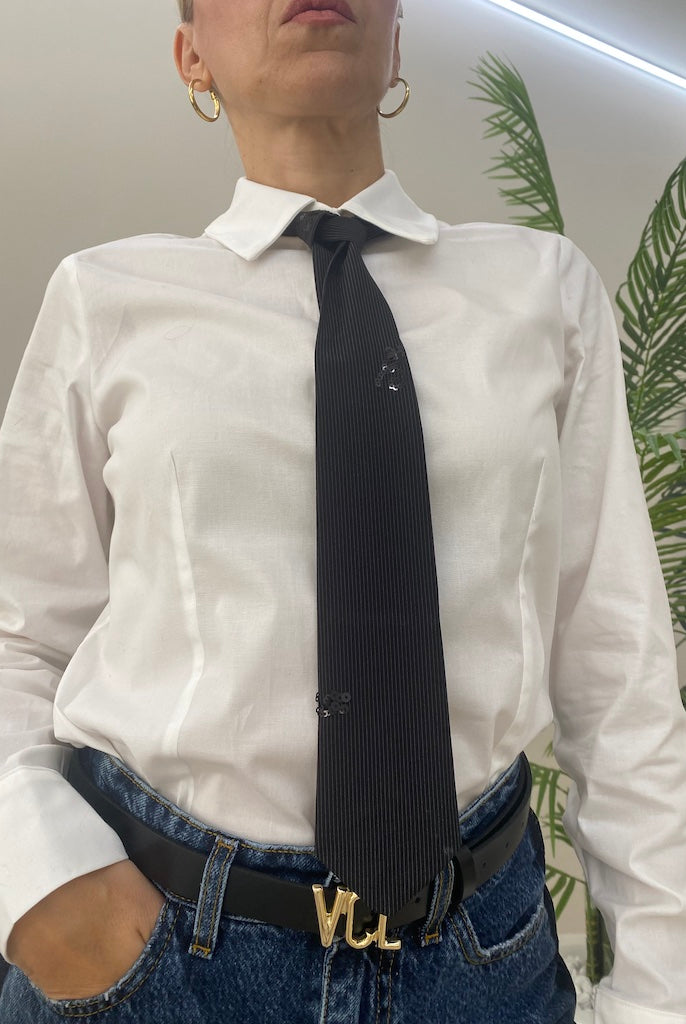 Camicia Con Cravatta Ricamata in Paillettes e Gessato Sottile Susy Mix