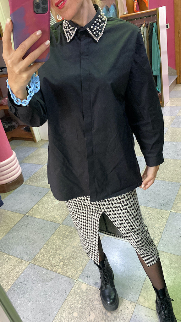 Camicia Vicolo con applicazioni sul collo