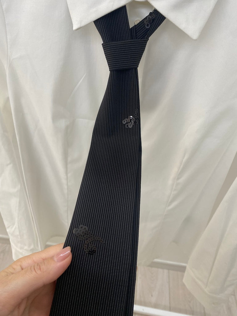 Camicia Con Cravatta Ricamata in Paillettes e Gessato Sottile Susy Mix